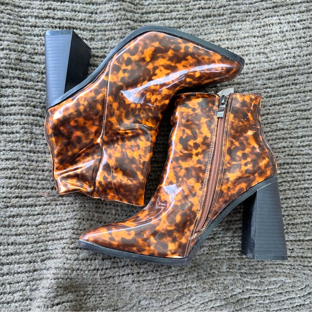 Nasty Gal Tortoiseshell Ankle Boots sz 9